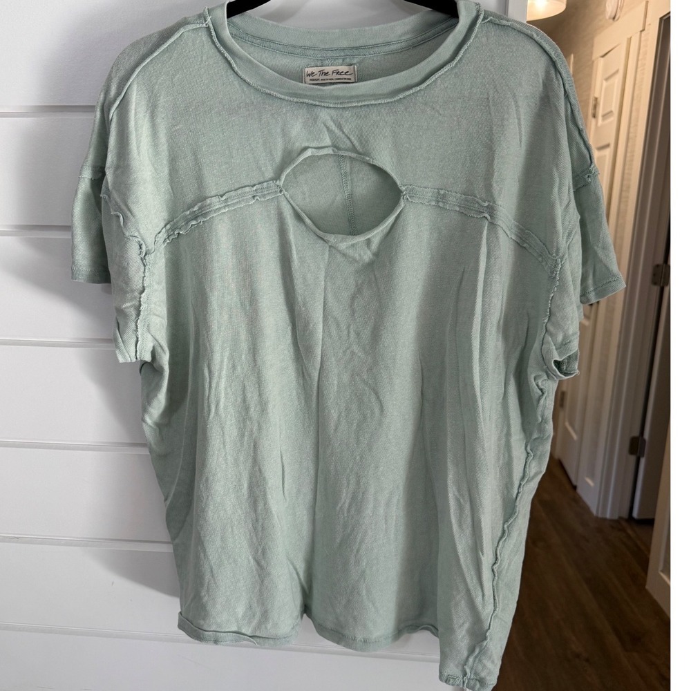 Free People We The Free Sage Green Keyhole Cutout Raw Seam Cotton T-Shirt Medium - Picture 1 of 4